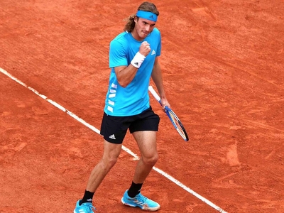 Ακάθεκτος ο Τσιτσιπάς στο Ρολάν Γκαρός- ...