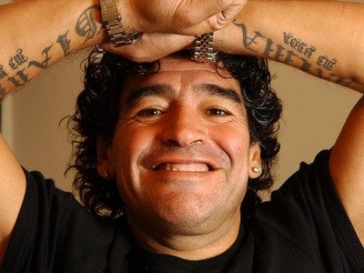 Ο Μαραντόνα απαντάει: "Ο Πελέ να επ...