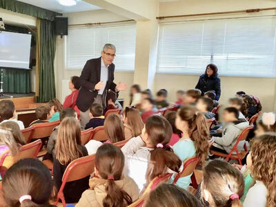 Ομιλία του Άγγελου Τσιγκρή για τη σχολικ...