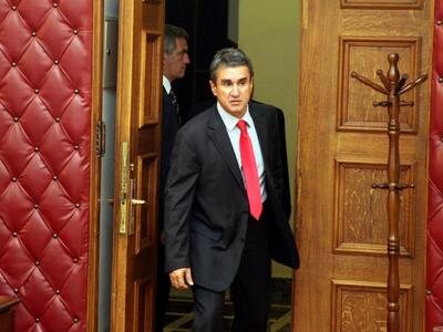  Ανδρέας Λοβέρδος: «Η Ελλάδα καταρρέει κ...