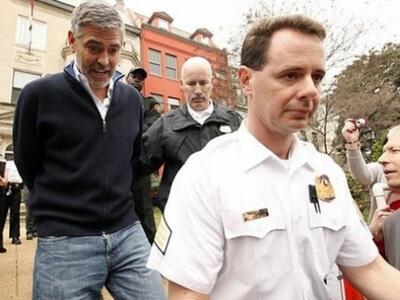 Συνελήφθη ο Τζορτζ Κλούνεϊ σε διαδήλωση ...