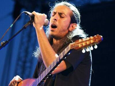 Ο Γιάννης Χαρούλης αύριο στο Κάστρο Πάτρας 