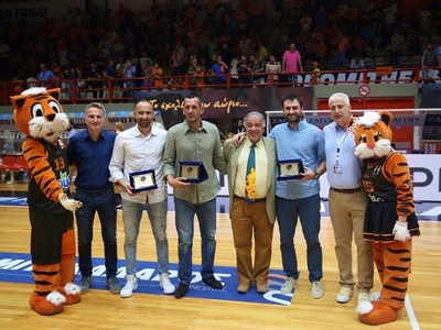 Ο Προμηθέας βράβευσε Πέττα, Τσάμη και Γι...