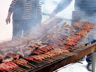 Κάτω Αχαϊα: Το τσίκνιζε με 30 καλεσμένου...