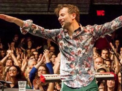 Ο Κωστής Μαραβέγιας - Μaraveyas Ilegal τ...