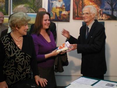 Απονομές  αναμνηστικών διπλωμάτων σε εκθ...