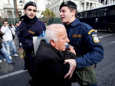Αστυνομία: Μετά τους ανάπηρους τα έβαλαν...