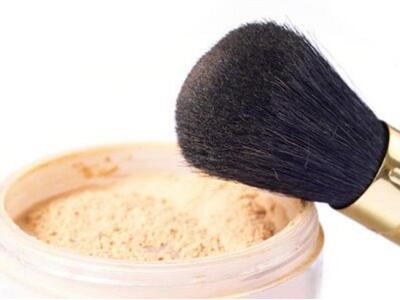 Απαραίτητη η πούδρα για κάθε γυναίκα που...