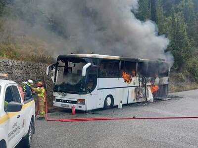 Κέρκυρα: Φωτιά σε τουριστικό λεωφορείο -...