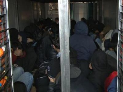 Πάτρα: Κρύφτηκαν στα καλώδια χαλκού