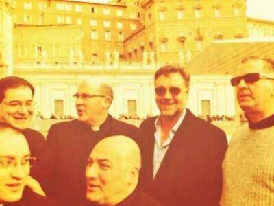 Ο Russell Crowe… πήρε την ευχή του Πάπα Φραγκίσκου