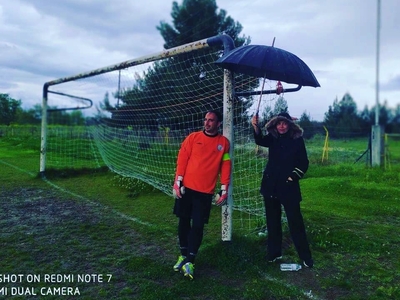 Η Ελληνίδα μάνα είναι παντού- Κρατούσε τ...