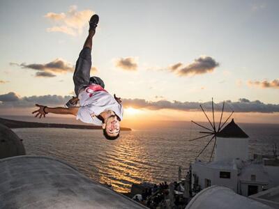 H ειδυλλιακή Σαντορίνη μόλις έγινε ακόμα...