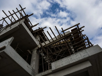 Νέα προθεσμία για την αναθεώρηση οικοδομ...