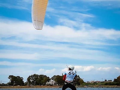 Με επιτυχία ο αγώνας αετοσανίδας που διο...