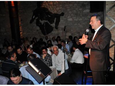 Γέμισε ασφυκτικά το "Χάραμα" x...