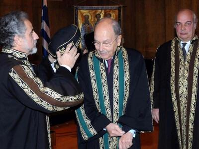 Πάτρα:Μεσίστιες οι σημαίες στο πανεπιστή...