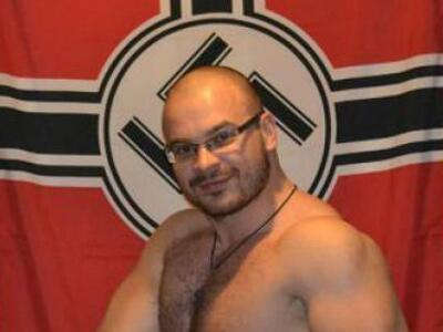 Αυτός είναι ο τρομακτικός ακροδεξιός με ...