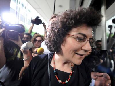 Βαλαβάνη: Απαγορεύεται η ανάληψη μετρητώ...