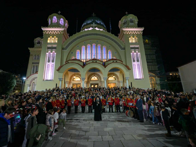 Πάτρα: Άνοιξε τις πύλες του το Χριστουγε...