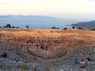 Το αρχαίο θέατρο Αιγείρας.