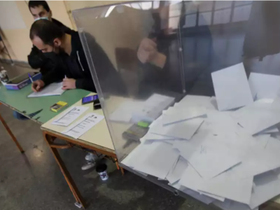 Εκλογές ΚΙΝΑΛ - ΠΑΣΟΚ: Έκλεισαν οι κάλπε...