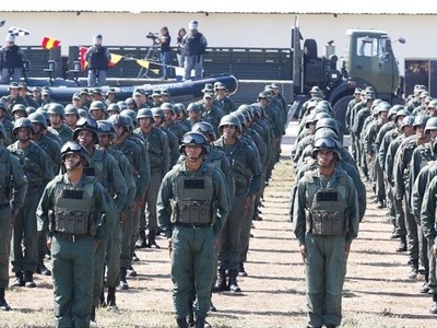 Βενεζουέλα: Ο στρατός σε «επαγρύπνηση» γ...