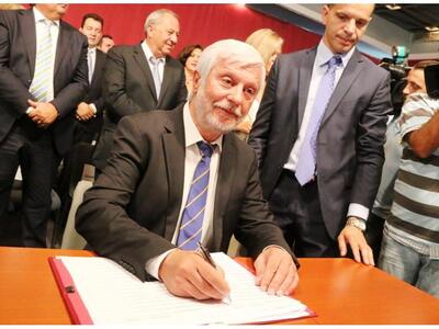 Ο Τατούλης «κληροδοτεί» την βουλευτική έ...