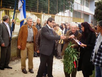 Με ένα μικρό ψεματάκι ξεκίνησε την θητεί...