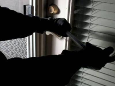 Εισέβαλαν σε σπίτι Καλαβρυτινού, τον χτύ...