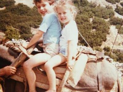 Το χαριτωμένο κοριτσάκι της φωτογραφίας ...