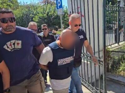 Βόλος: Αμίλητος και με σκυμμένο κεφάλι σ...