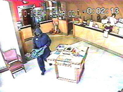 Πάτρα: Η Αστυνομία αναζητά τον ληστή με ...