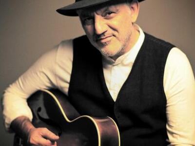 Ο Νίκος Πορτοκάλογλου και οι Φτερωτές Κι...