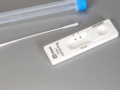 Στα φαρμακεία από σήμερα το self test γι...