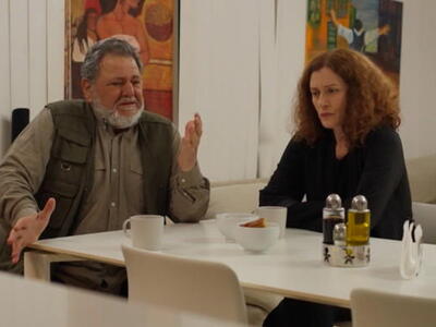 Γη της Ελιάς: Ο Λυκούργος παίρνει τη μικ...