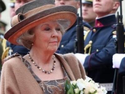 Παραιτείται από το θρόνο της η βασίλισσα Βεατρίκη