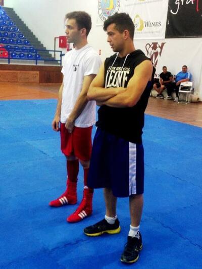 Ο Αθανασίου αριστερά με τον Κονταξή παρα...