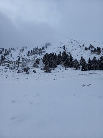 ΔΕΙΤΕ ΠΟΛΛΕΣ ΦΩΤΟ: Χιόνισε για τα καλά στο Χιονοδρομικό Καλαβρύτων