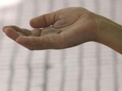 Πάτρα : Άστεγη κοιμάται σε ξενοίκιαστο κ...