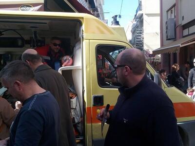 Πάτρα: Κατέρρευσε στον πεζόδρομο της Ρήγ...
