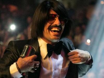 Κάθε σαββατοκύριακο ο Τόνις Σφήνος εμφαν...