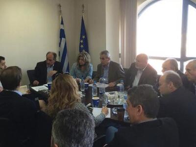 Κατά της δέσμευσης των διαθεσίμων της Πε...