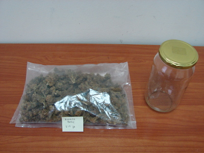 Ηλεία: Πέταξε το βάζο με τα ναρκωτικά στον δρόμο