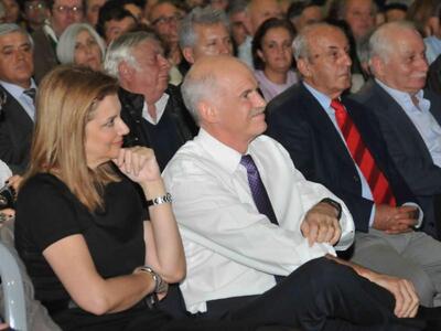 Καρέ καρέ η επίσκεψη Παπανδρέου στην Πάτ...