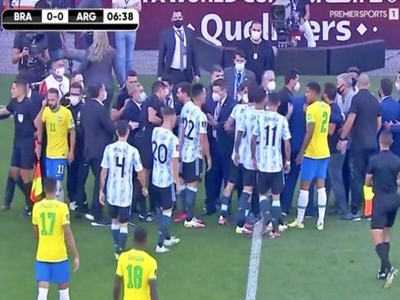 Απίστευτο σκηνικό στο Βραζιλία-Αργεντινή...