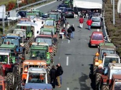 Κρίσιμο το ραντεβού της Μπατζελή με τους αγρότες