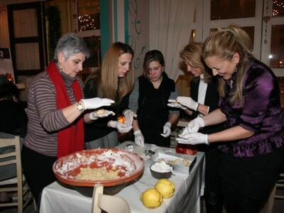 Η φτώχεια θέλει καλοπέραση και ο κουραμπιές άχνη!