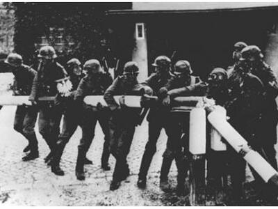 Spiegel: Απόμαχοι ναζί είχαν φτιάξει «μυ...