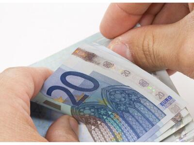 Ένα στα δύο νοικοκυριά ζει αποκλειστικά ...